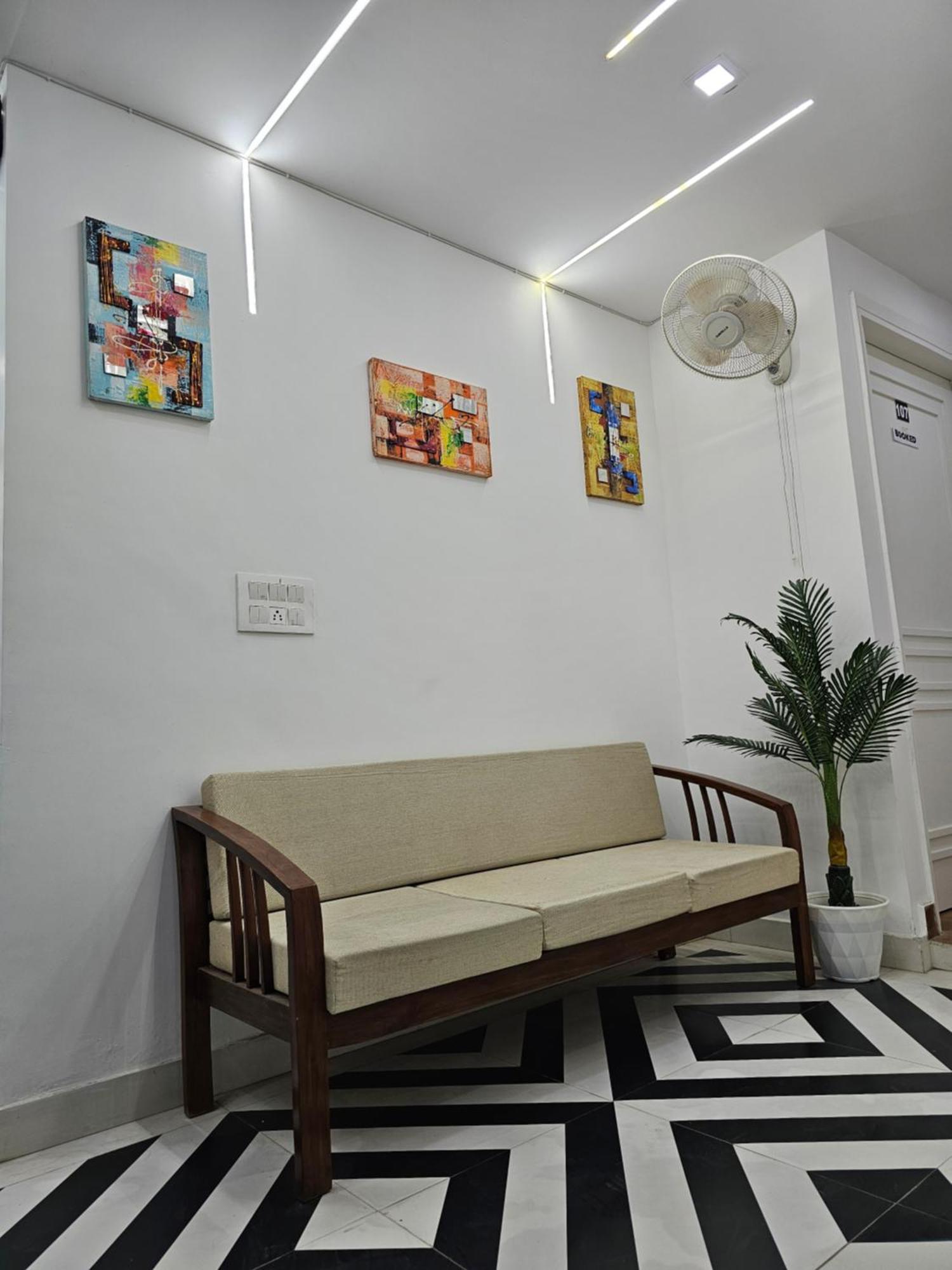 Agrah Stay - Kasa Lusso Stay ファリーダーバード エクステリア 写真